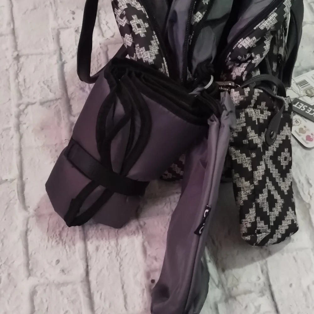 OiOi Multi Zip Pocket Carryall Baby Diaper Bag Black Aztec